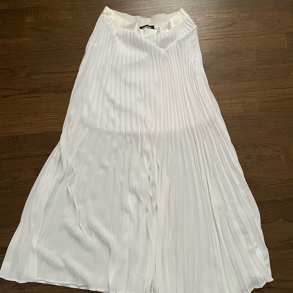 Express White A-Line Pleated Skirt
